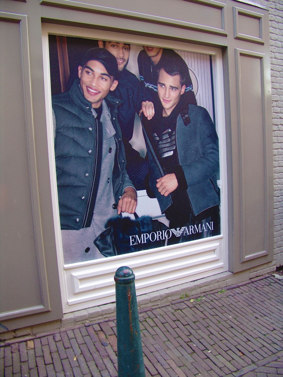 181016_ttime_belettering_zijraam_emporio_armani