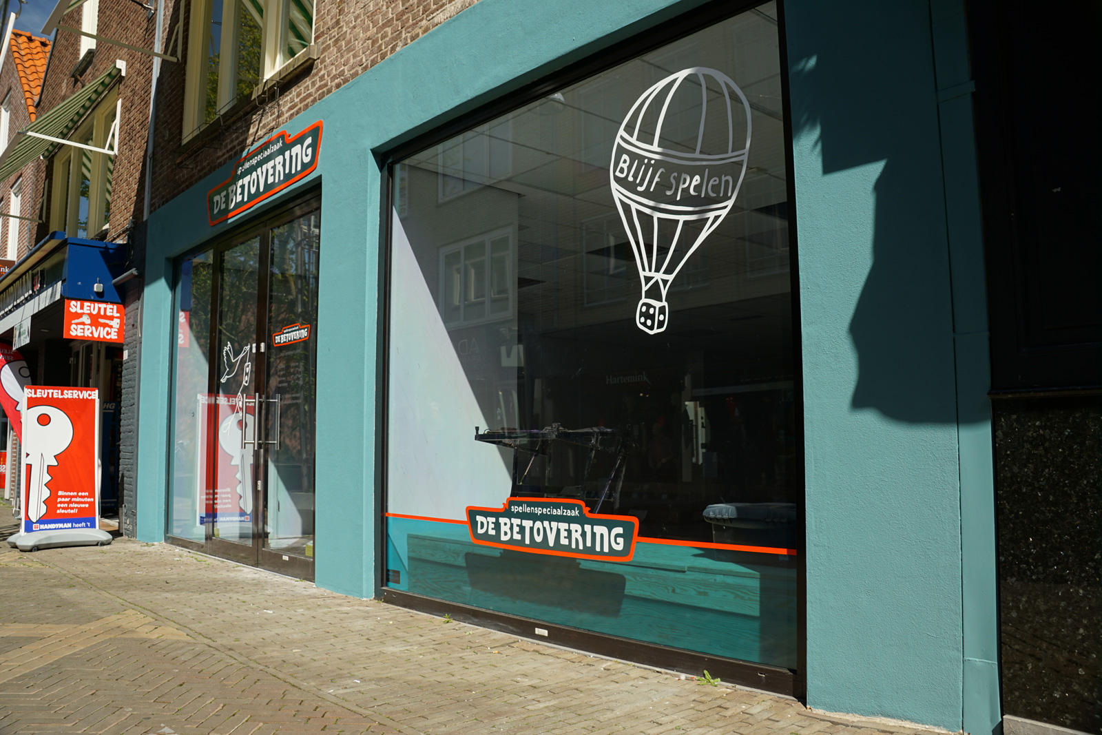 191113-Betovering-Spellenwinkel-De-raambelettering_rechts 191113-Betovering-Spellenwinkel-De-raambelettering_rechts