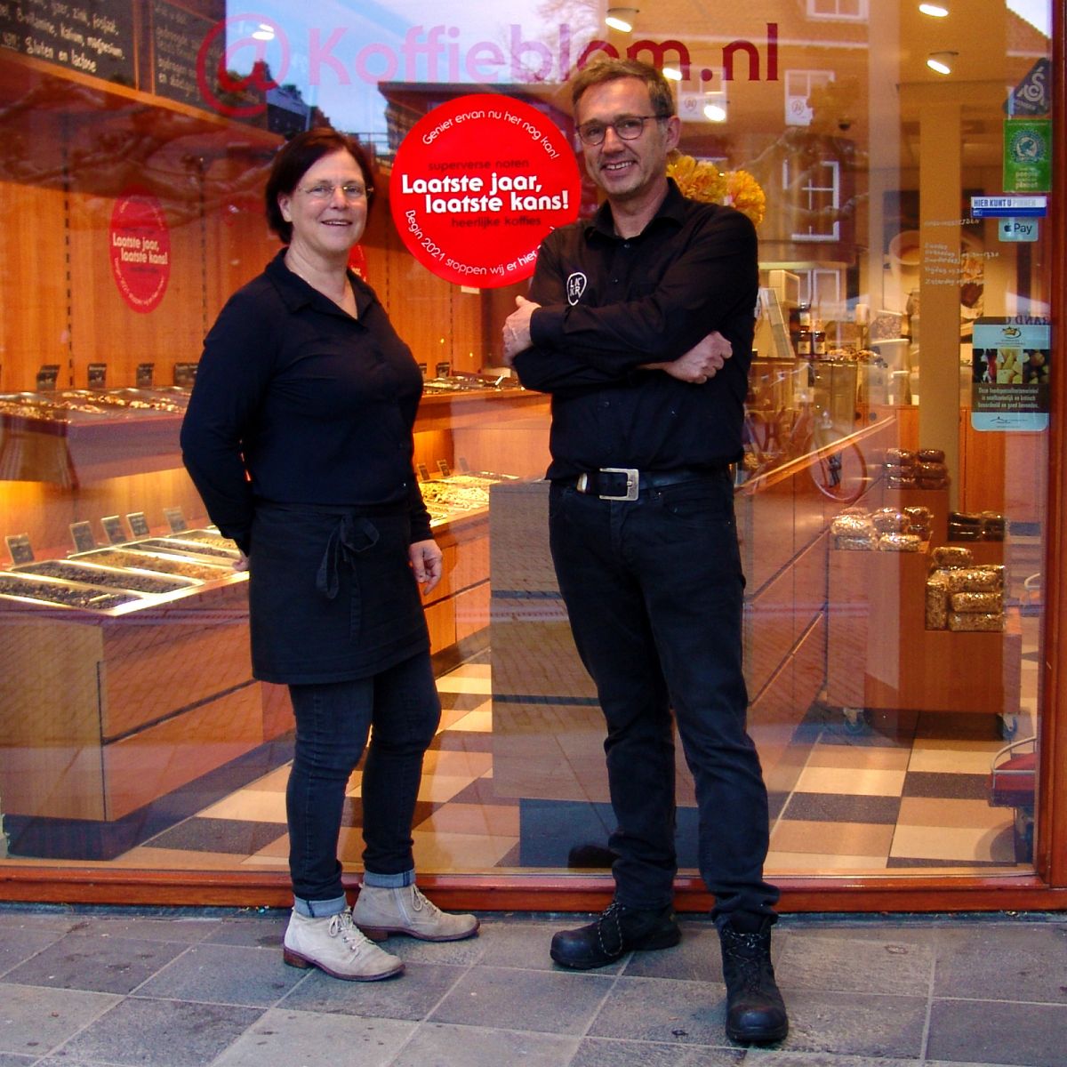 191117_koffieblom_raambelettering_sluiting_hans_margo