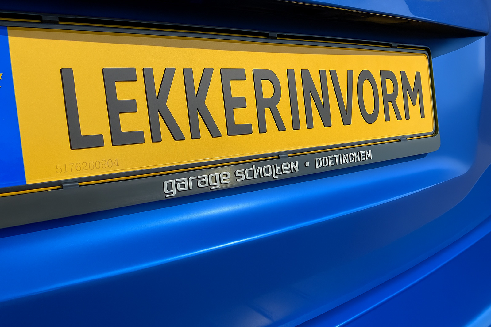 kentekenplaathouder op auto